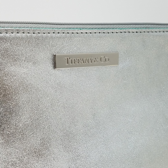 Tiffany & Co silver leather pouch 9×5 brand new - Picture 3 of 6